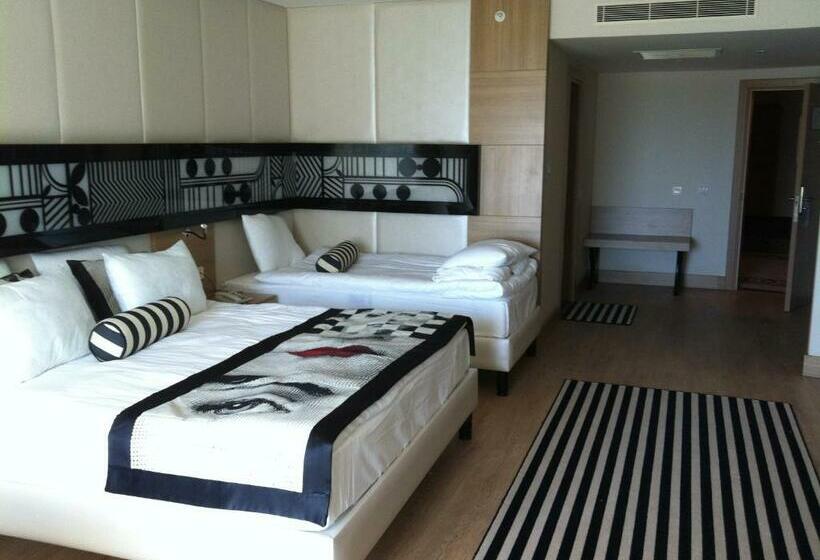 اتاق سوپریور با چشم‌انداز, Delphin Imperial Lara