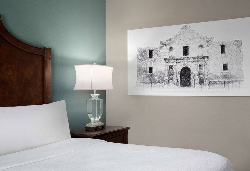 سوییت, Embassy Suites San Antonio Riverwalk Downtown