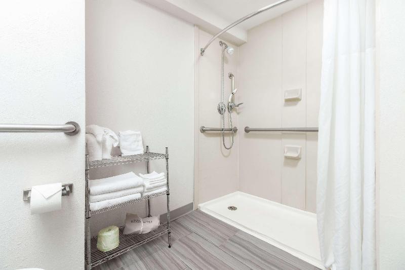 اتاق استاندارد با چشم‌انداز دریا, Hampton Inn Daytona Shoresoceanfront