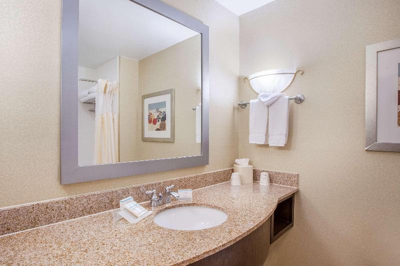 اتاق استاندارد با تخت بزرگ, Hilton Garden Inn South Padre Island Beachfront