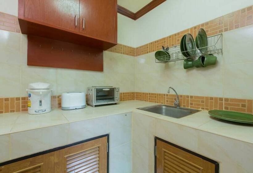 استودیوی استاندارد, Patong Rai Rom Yen Resort Sha