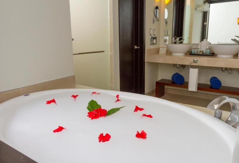 سوییت لوکس, Select Club At Sandos Caracol All Inclusive   Adults Only Area