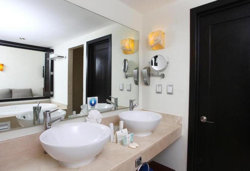 سوییت لوکس, Select Club At Sandos Caracol All Inclusive   Adults Only Area