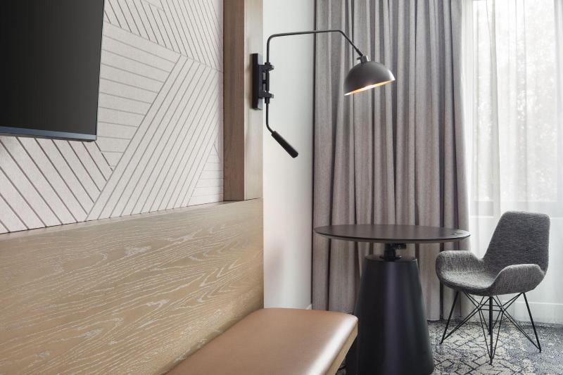 اتاق کلاب, Sheraton Hotel Stonebriar