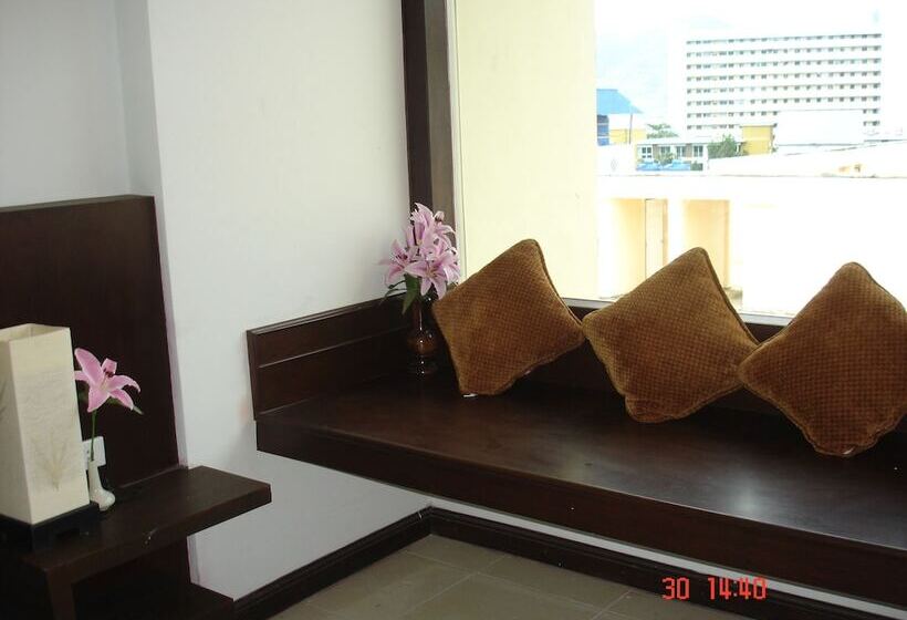 سوییت, Sm Resort Phuket