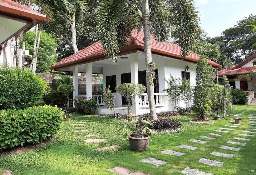 Standard Bungalow, Smile House & Pool