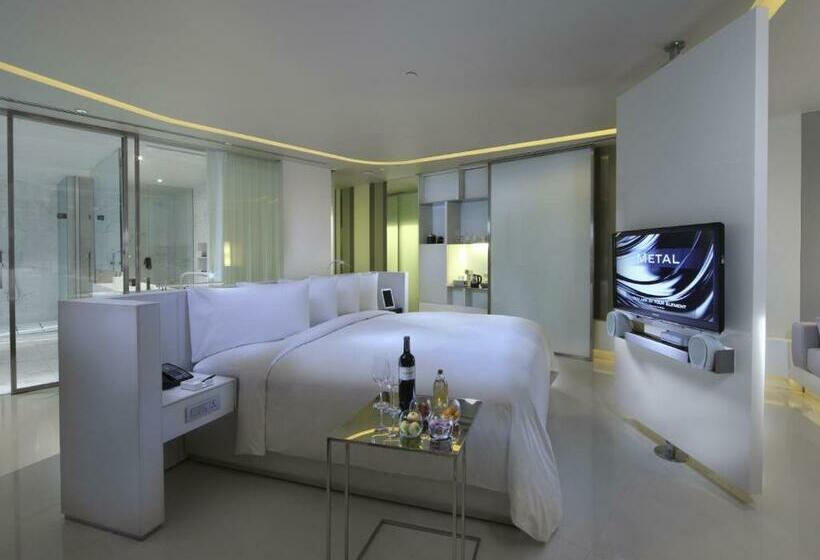 Club Room King Bed, So Sofitel Bangkok