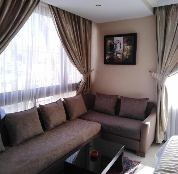 استودیو استاندارد با بالکن, Suite Hotel Tilila