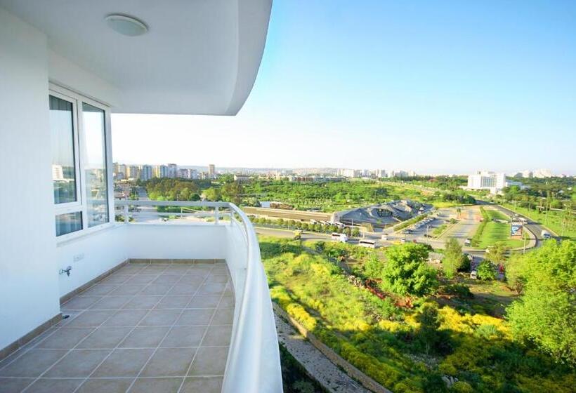 Habitación Estándar con Vistas, The Corner Park