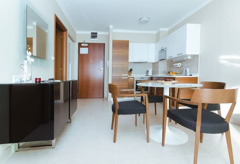 آپارتمان 2 خوابه با بالکن, The Residence Apart