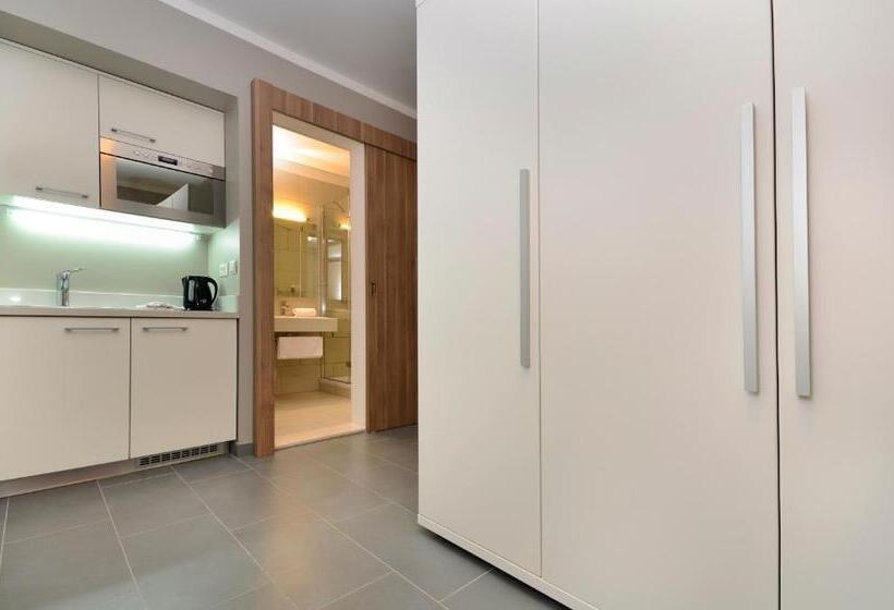 اتاق استاندارد با بالکن, The Residence Apart