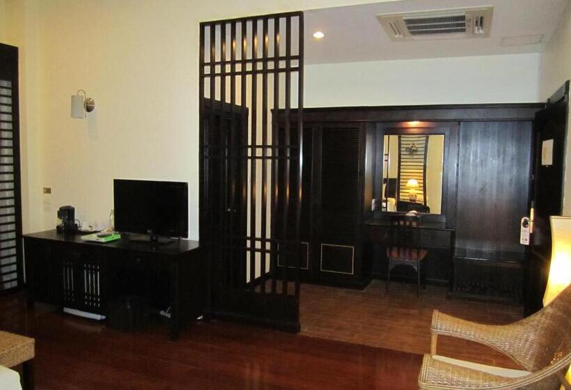 سوییت جونیور, Wannara Hotel Hua Hin