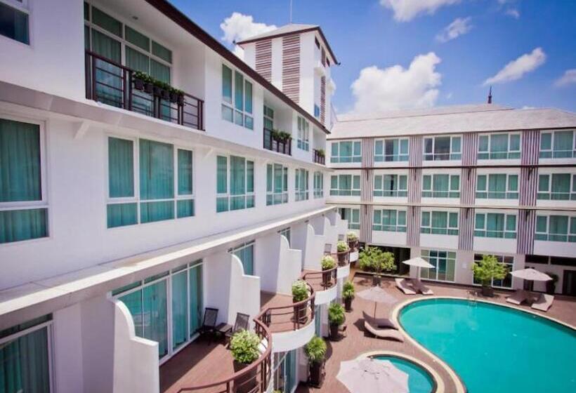 اتاق استاندارد با تراس, A Te Chumphon Hotel   Sha Plus