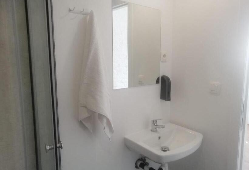اتاق استاندارد یک نفره, Bed Collège