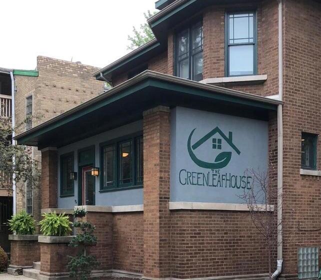 اتاق استاندارد, The Greenleaf House
