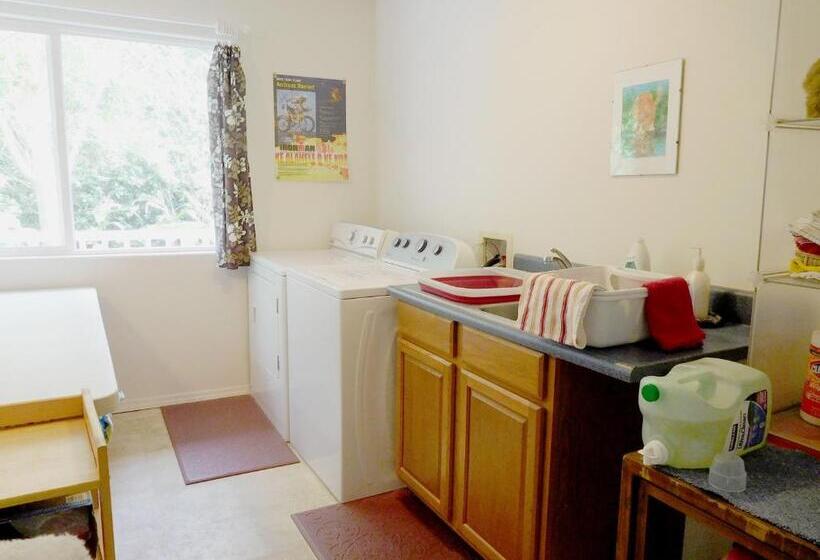 اتاق استاندارد چهار تخته با چشم‌انداز دریا, Bears  Place Guest House