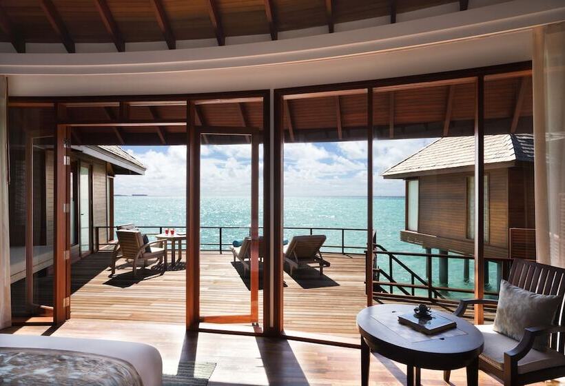 Suite, Anantara Dhigu Maldives Resort