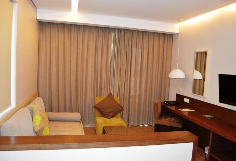 Family Suite, Country Lodge Hotel & Resort Beirut