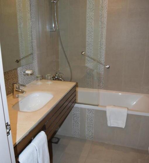 سوییت, Country Lodge Hotel & Resort Beirut