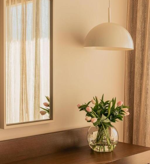 سوییت, Country Lodge Hotel & Resort Beirut