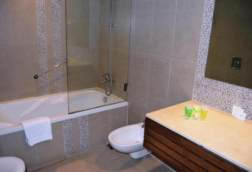 سوییت خانوادگی, Country Lodge Hotel & Resort Beirut
