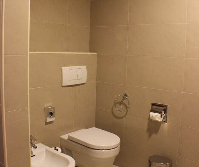 اتاق استاندارد با تخت بزرگ, Doubletree By Hilton Hotel Aqaba