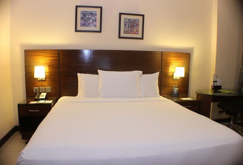 اتاق استاندارد با تخت بزرگ, Doubletree By Hilton Hotel Aqaba