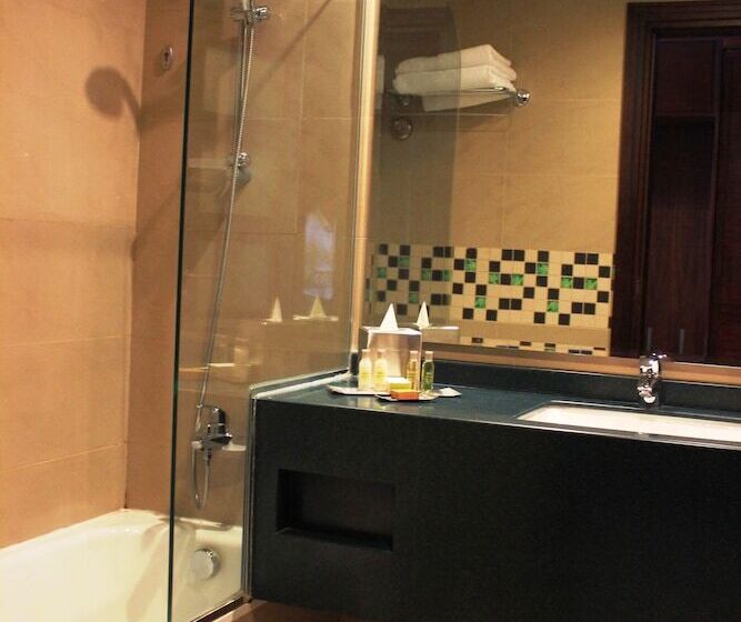 اتاق سوپریور با تخت بزرگ, Doubletree By Hilton Hotel Aqaba