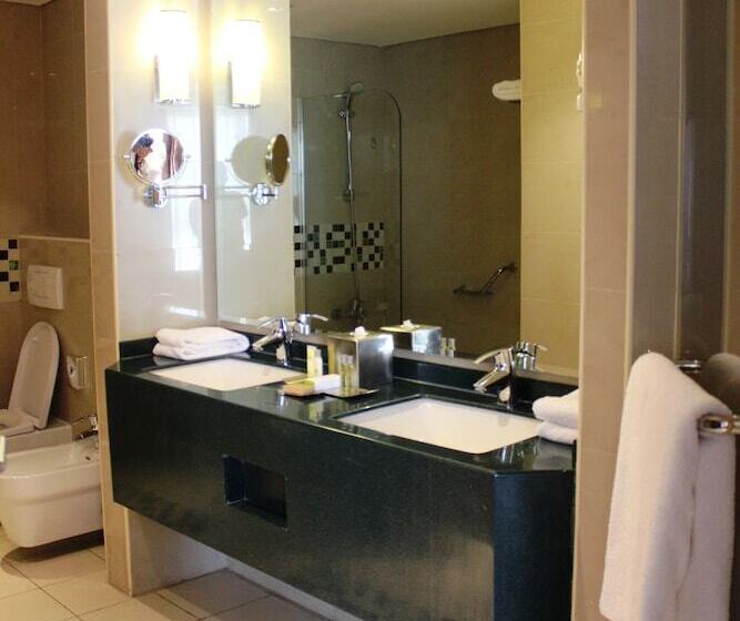 اتاق سوپریور با تخت بزرگ, Doubletree By Hilton Hotel Aqaba