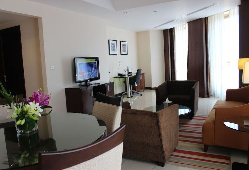 سوئیت اجرایی با تخت کینگ, Doubletree By Hilton Hotel Aqaba