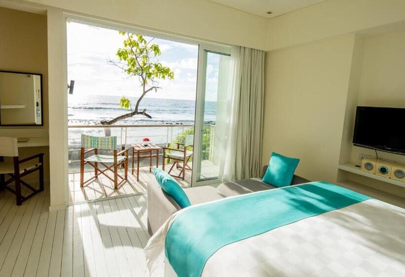 خانه 1 خوابه, Holiday Inn Resort Kandooma Maldives   Kids Stay & Eat Free And Dive Free For Certified Divers For A