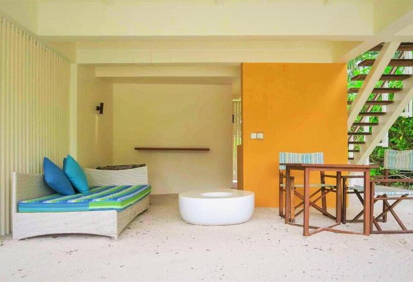 خانه 1 خوابه, Holiday Inn Resort Kandooma Maldives   Kids Stay & Eat Free And Dive Free For Certified Divers For A