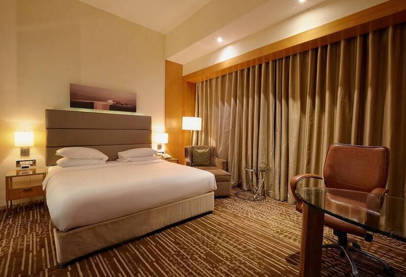 اتاق کلاب, Hyatt Regency Pune Hotel & Residences