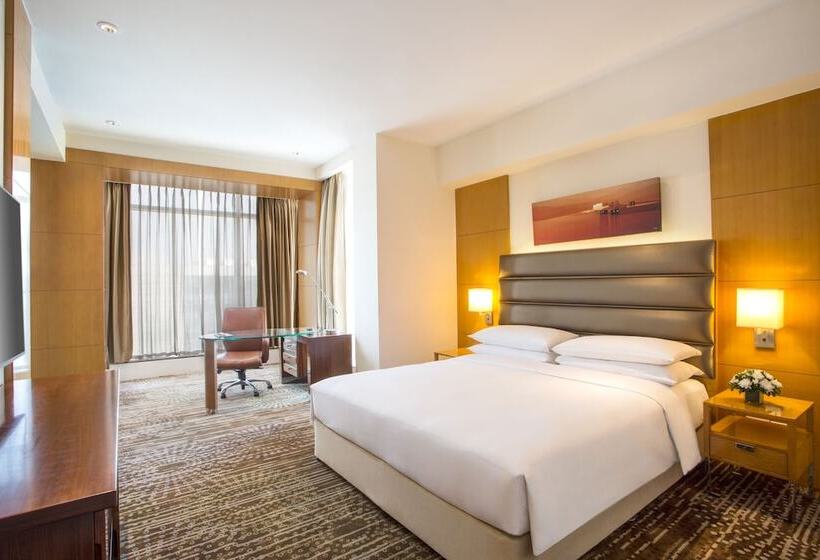 اتاق کلاب, Hyatt Regency Pune Hotel & Residences