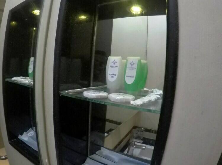 اتاق لوکس, Kedaton