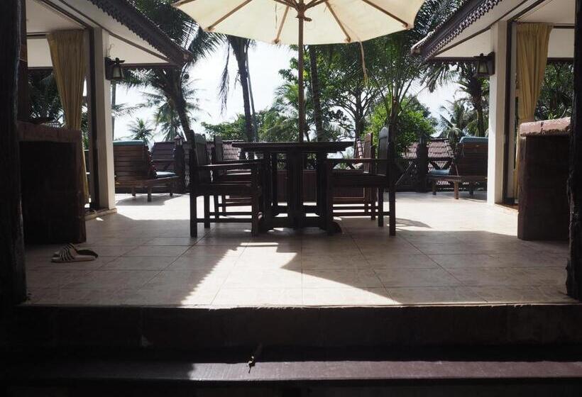 غرفة قياسية إطلالة جانبية علي البحر, Koh Kood Beach Resort