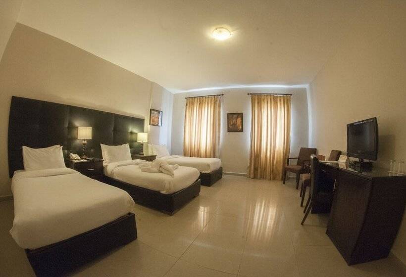 اتاق استاندارد سه نفره, La Maison
