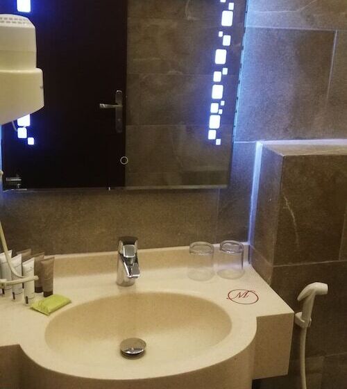 اتاق لوکس, Midtown Hotel & Suites