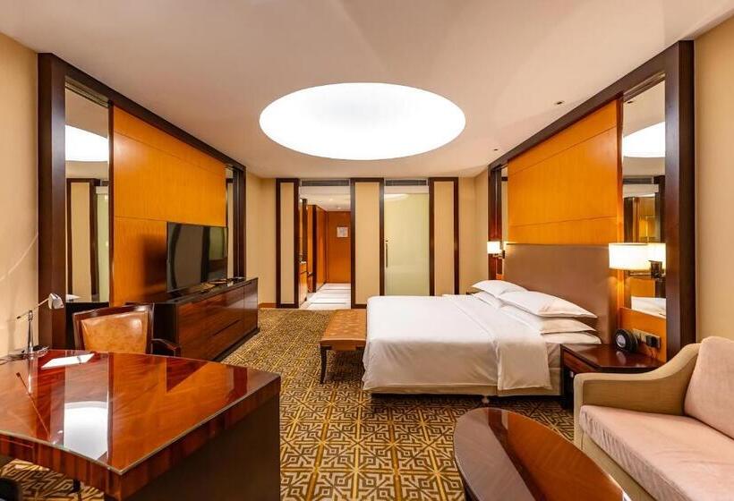 Superior Room King Size Bed, Sheraton Jinan