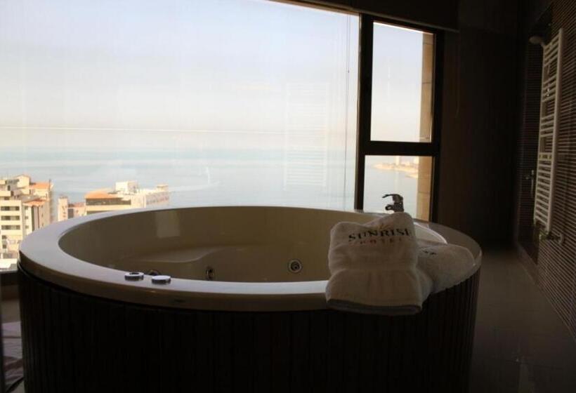 Junior Suite with Hydromassage, Sunrise