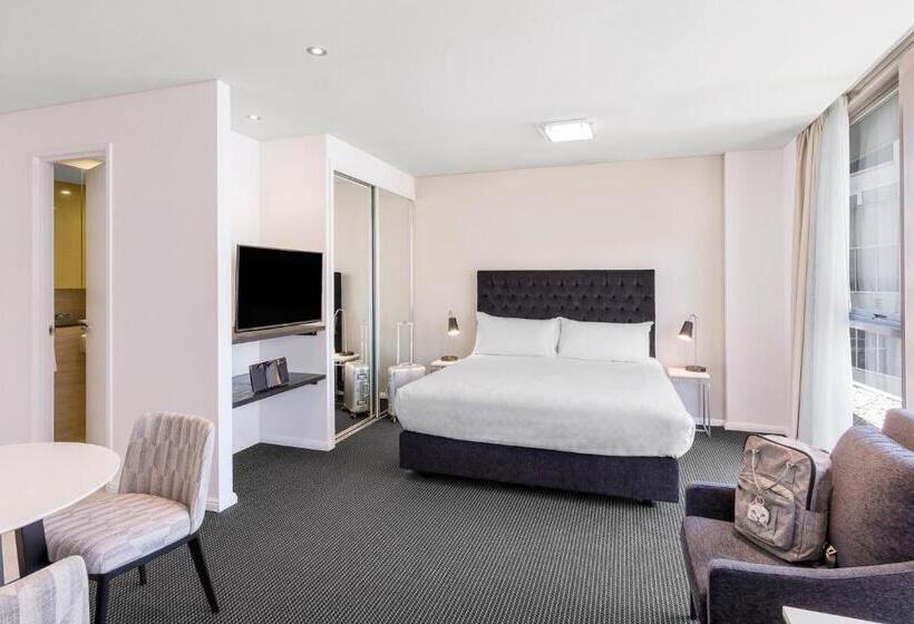 Deluxe Studio, Meriton Suites Campbell Street