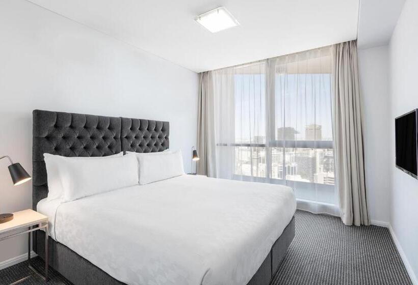 Suite with Balcony, Meriton Suites Campbell Street