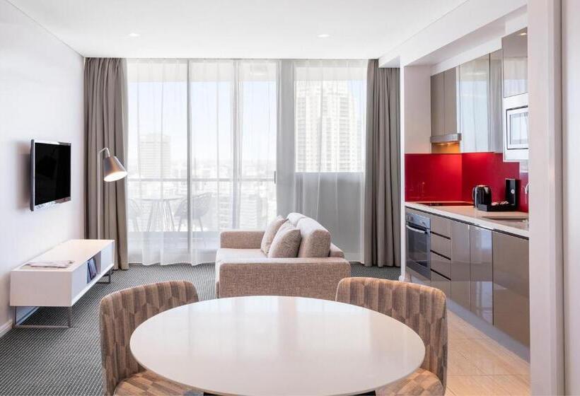 Suite with Balcony, Meriton Suites Campbell Street