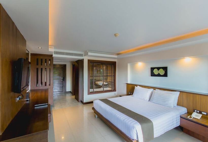 Deluxe Room, Thanthip Beach Resort