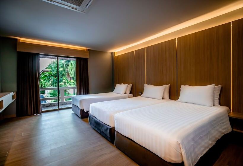 3 Bett Deluxe Zimmer, Thanthip Beach Resort