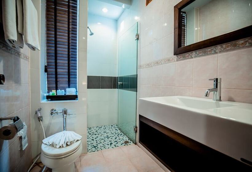 اتاق استاندارد, Thanthip Beach Resort Patong