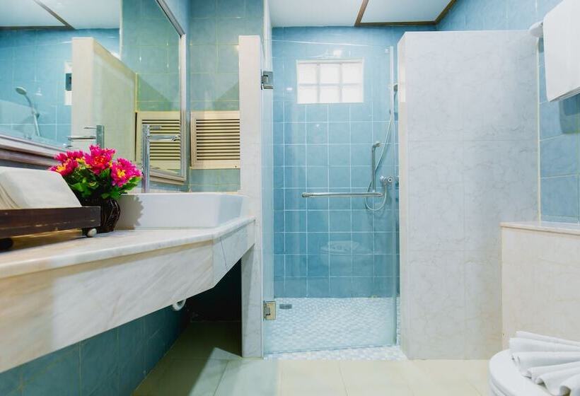 اتاق استاندارد, Thanthip Beach Resort Patong