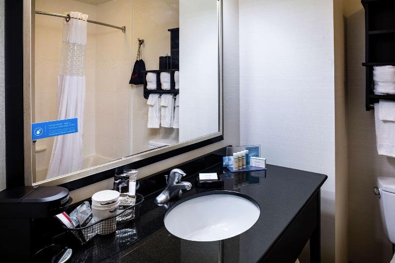 اتاق لوکس, Thanthip Beach Resort Patong