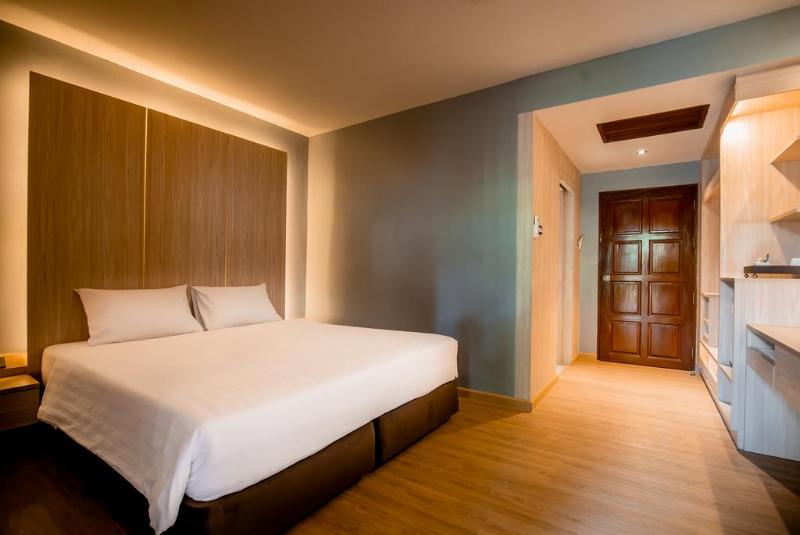 اتاق سوپریور, Thanthip Beach Resort Patong