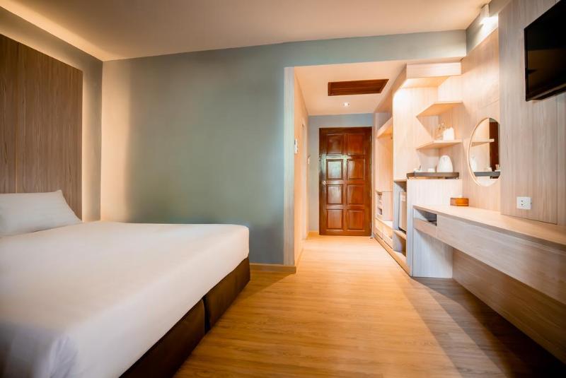 اتاق سوپریور, Thanthip Beach Resort Patong
